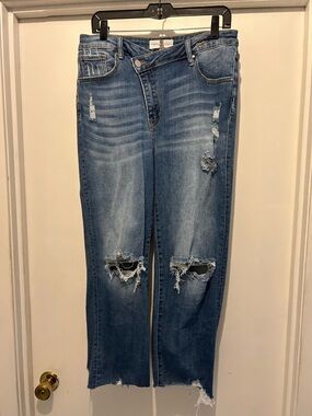 Distressed Straight Leg Women's Jeans in Medium Blue